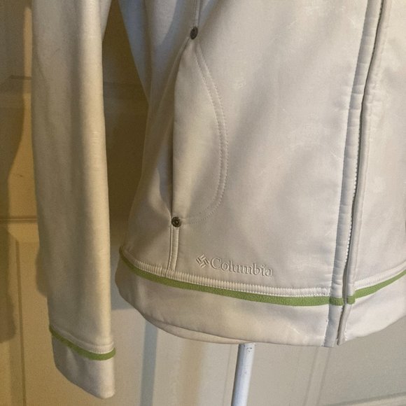 Columbia lightweight rain jacket in off-white w/ lime green fleece lining - Picture 6 of 8